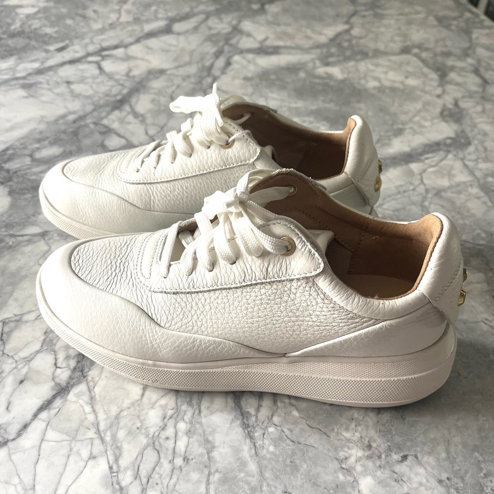 Like New! White Leather Kids Sneakers with Gold Details size 36.5 - US 4.5